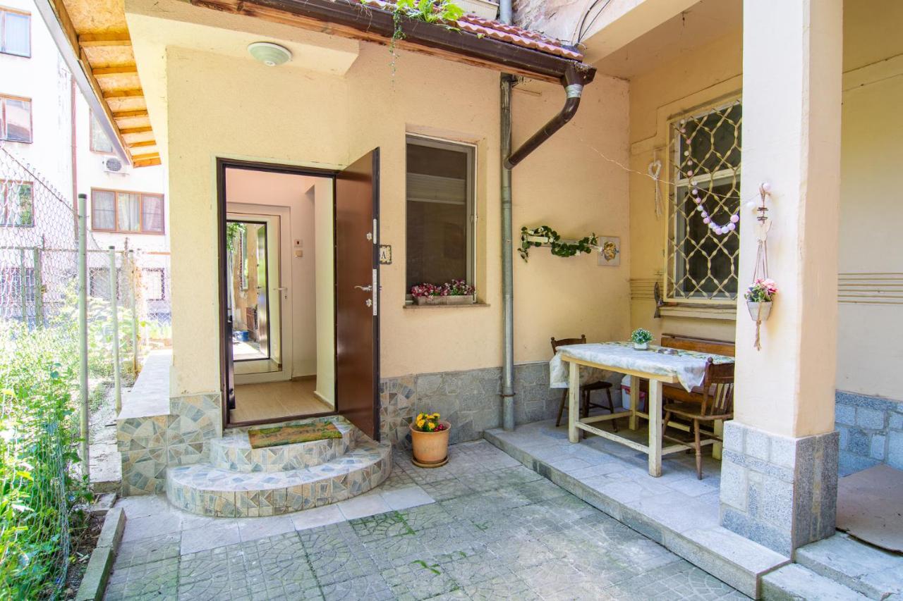 Barcelona Colorful Central Studio W Green Backyard София Екстериор снимка